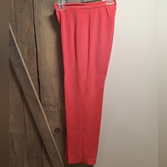 A Maggy London petites 100% silk pant suit in a 12" waist, 18" PTP, 20.5" length - Picture 5 of 12